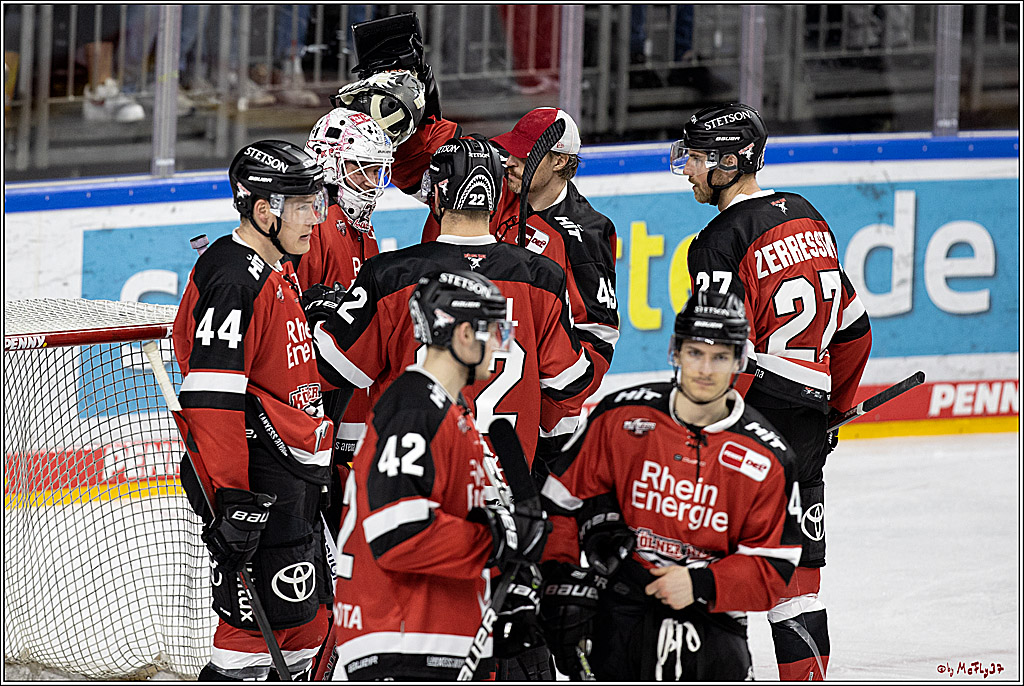PENNY DEL Viertelfinale 2. Spiel;  Koelner Haie - Eisbaeren Berlin; Koeln, 12.04.2022